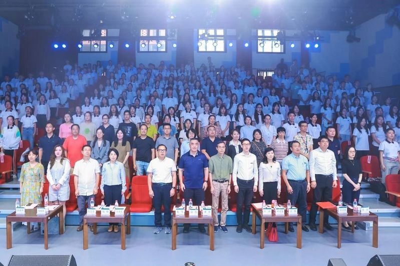 “青媒”乘风起，奔涌向未来——浙江大学传媒与国际文化学院2023年开学典礼圆满举行